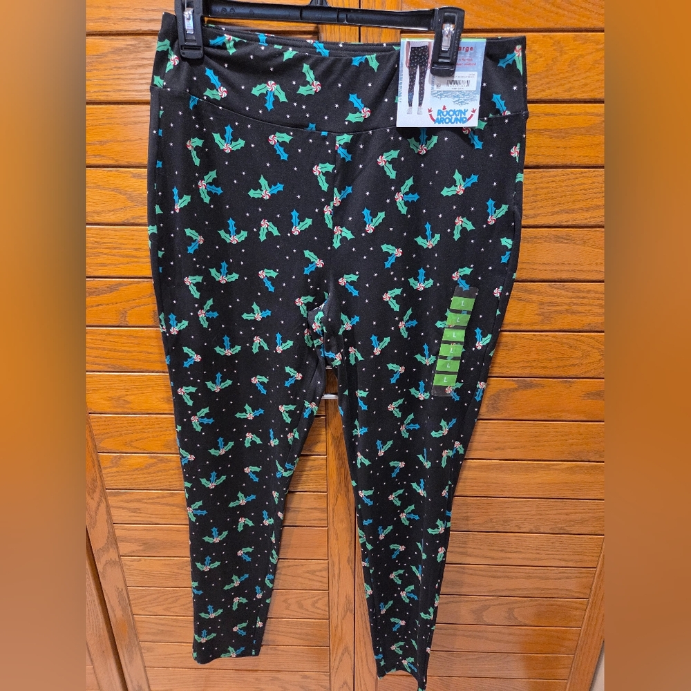 Rocking Around Holly Leaves Size L NWTs